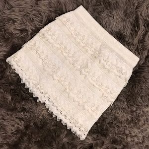 🎀American Eagle outfitters lace mini skirt